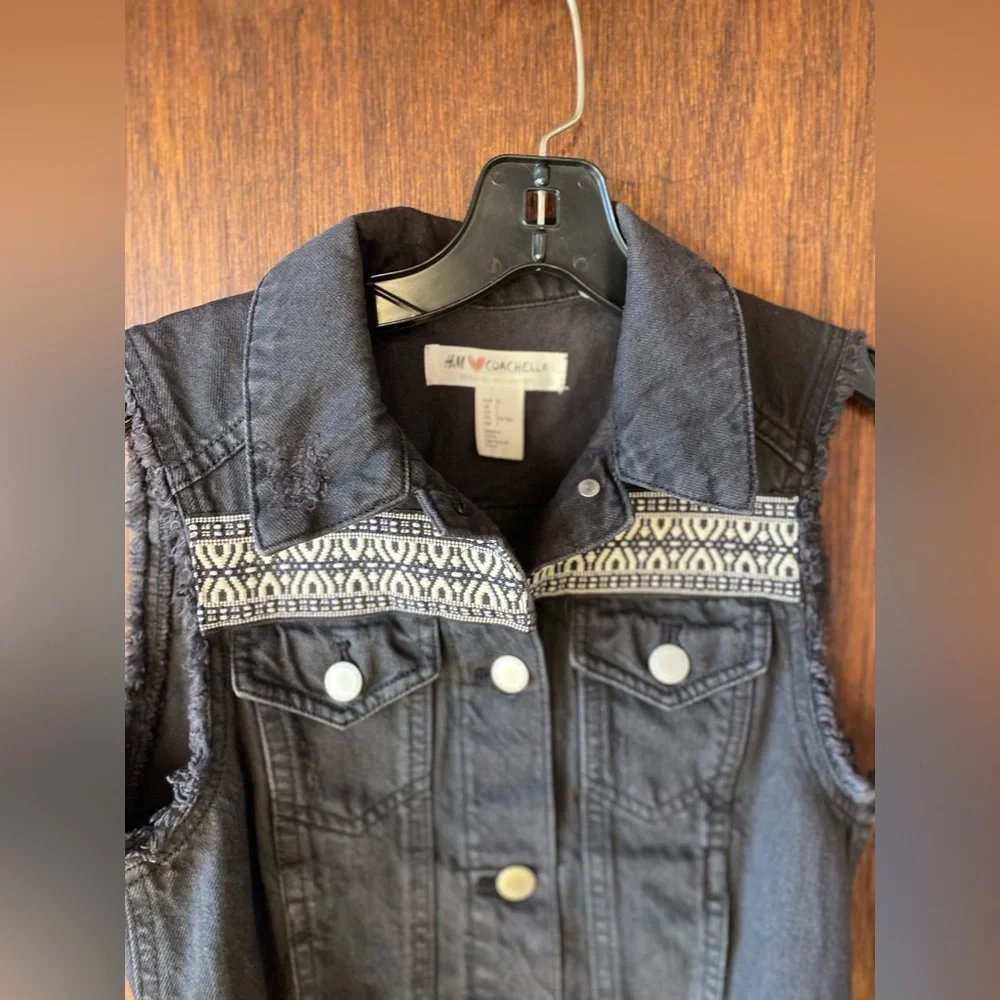 H&M Coachella Official Collection Embroidered Black Denim Vest - Picture 5 of 9